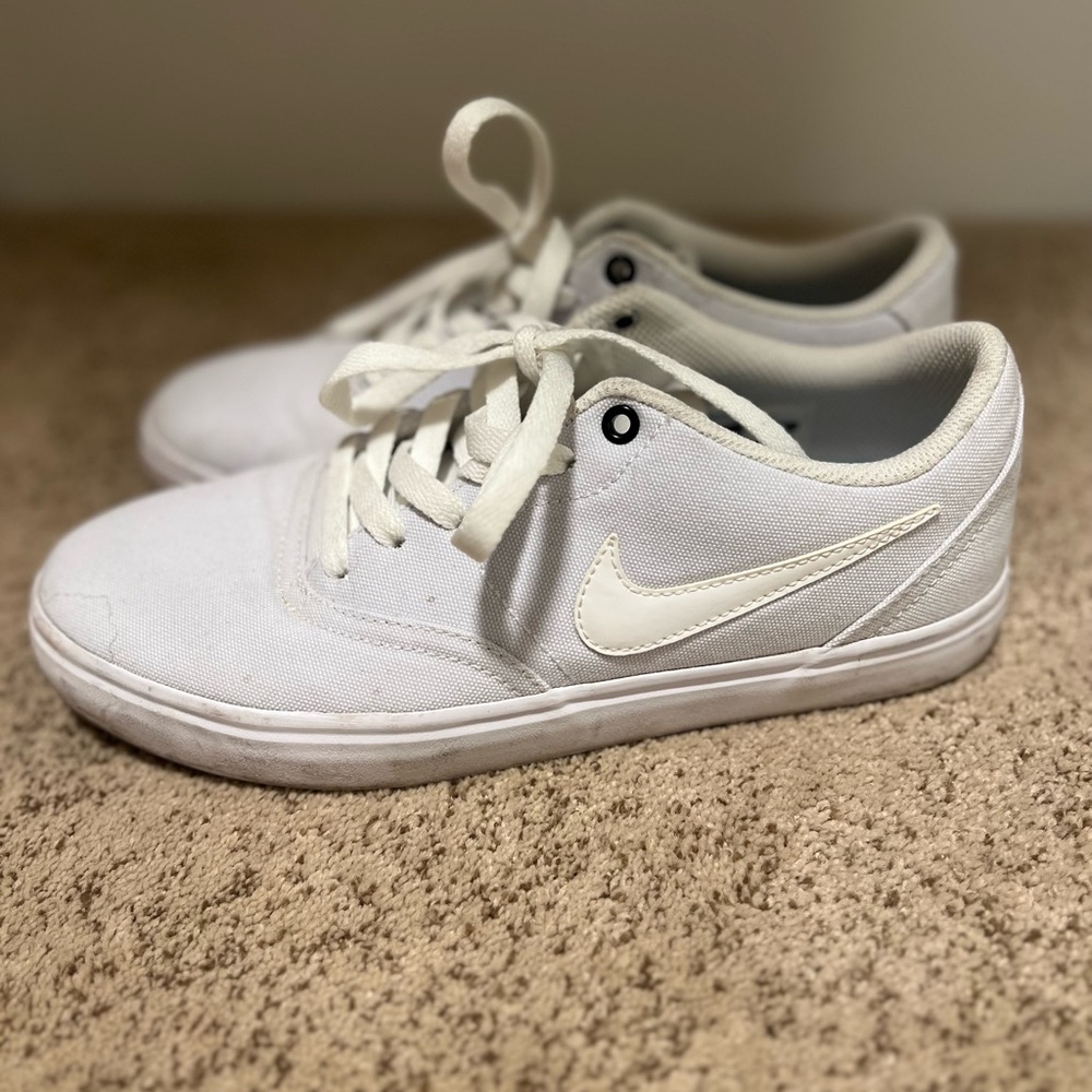 Nike shoes (see photos)